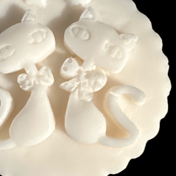 Cat 💕 Lovers Hand Crafted Soap - Goats Milk & Vanilla  - made to order - Picture 6 of 9